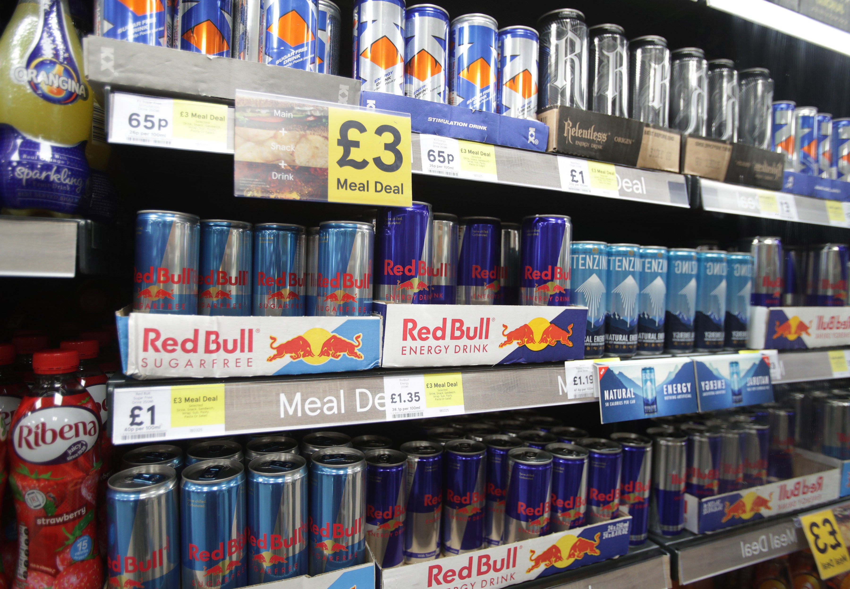 The Welsh Government proposes to ban the sale of energy drinks to under 16s.