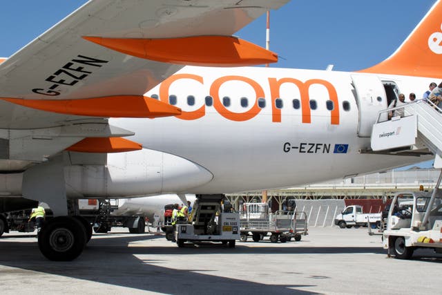 <p>Ground stop: easyJet Airbus A320 at Catania airport</p>