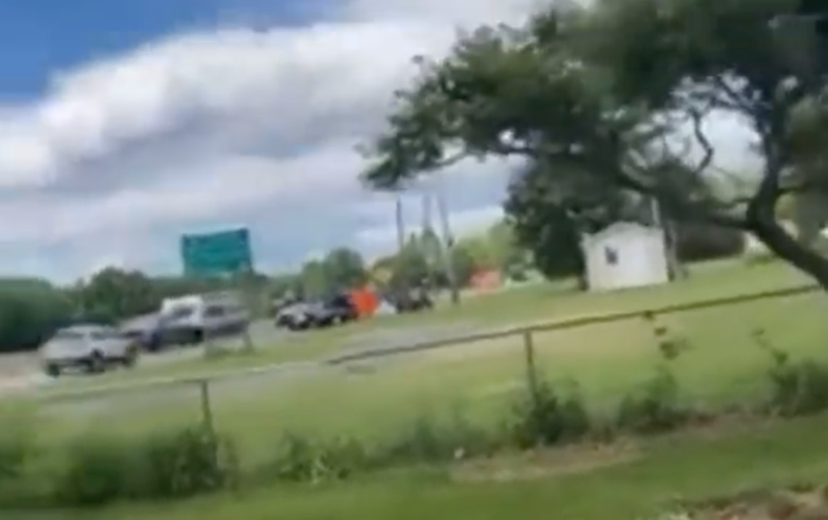 Footage appears to show Maryland state trooper exchange gunfire with suspected gunman