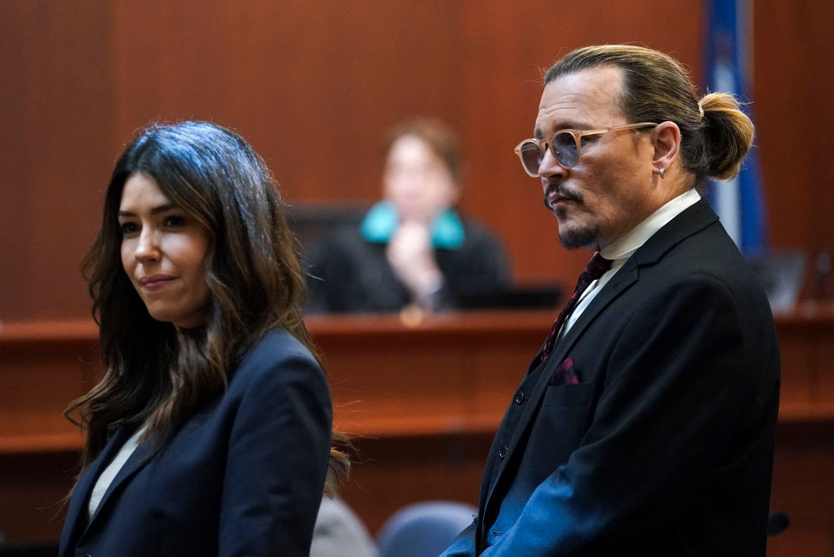 Johnny Depp'in avukatı Camille Vasquez, oyuncuyla 'cinsiyetçi' flört söylentilerini kapattı