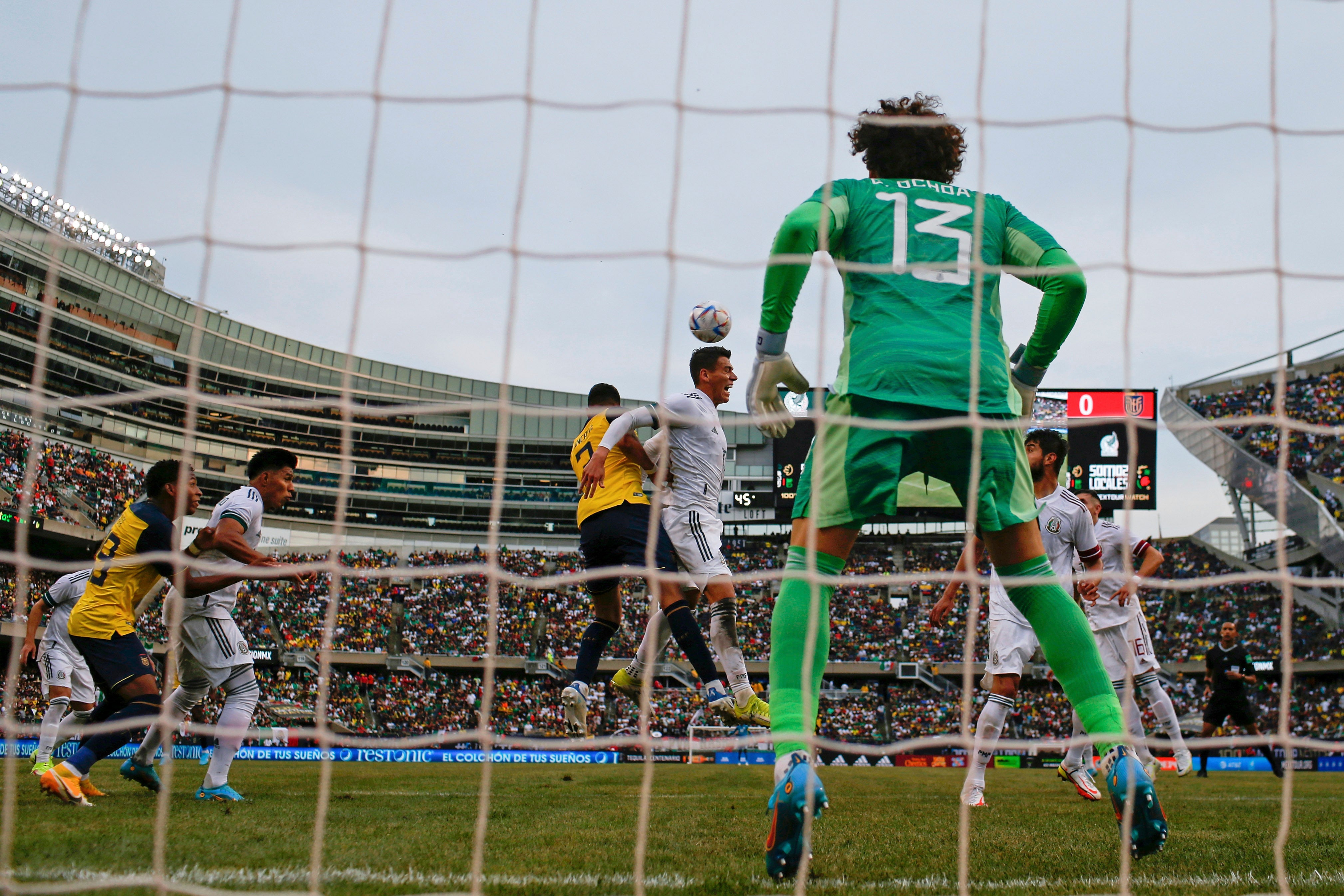 NACIONES-CONCACAF-MÉXICO-SURINAM