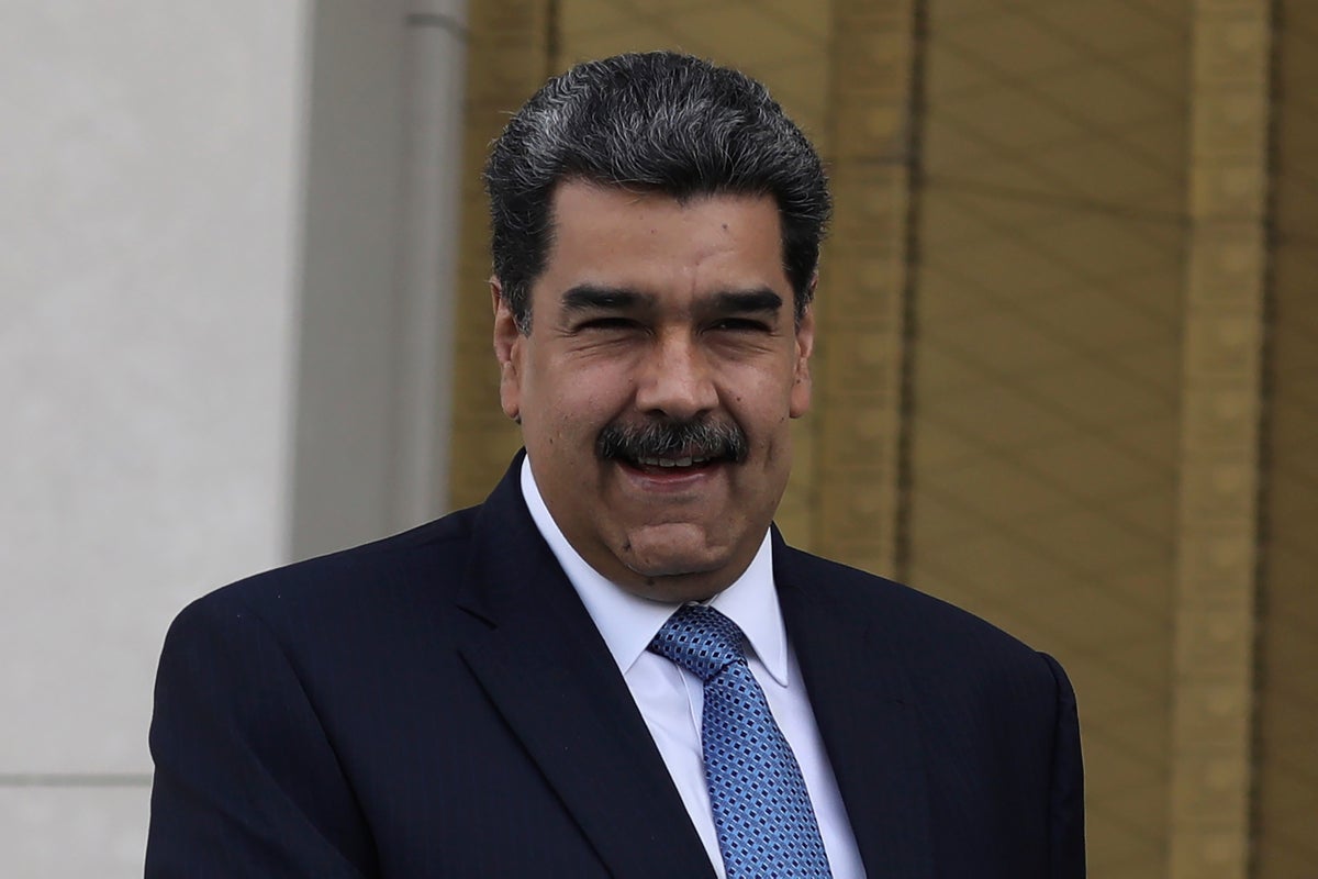 Venezuela president praises Iran fuel shipments during visit