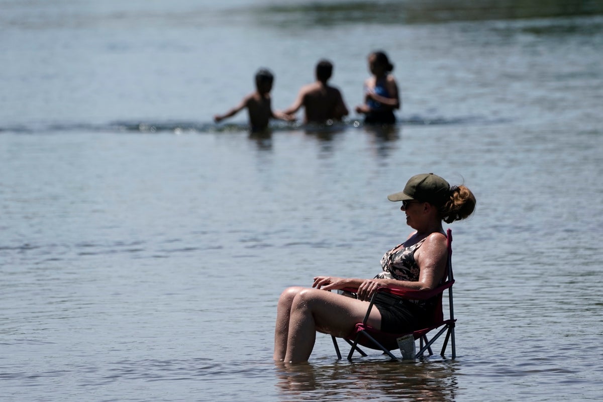 Phoenix hits record as scorching heat grips the Southwest