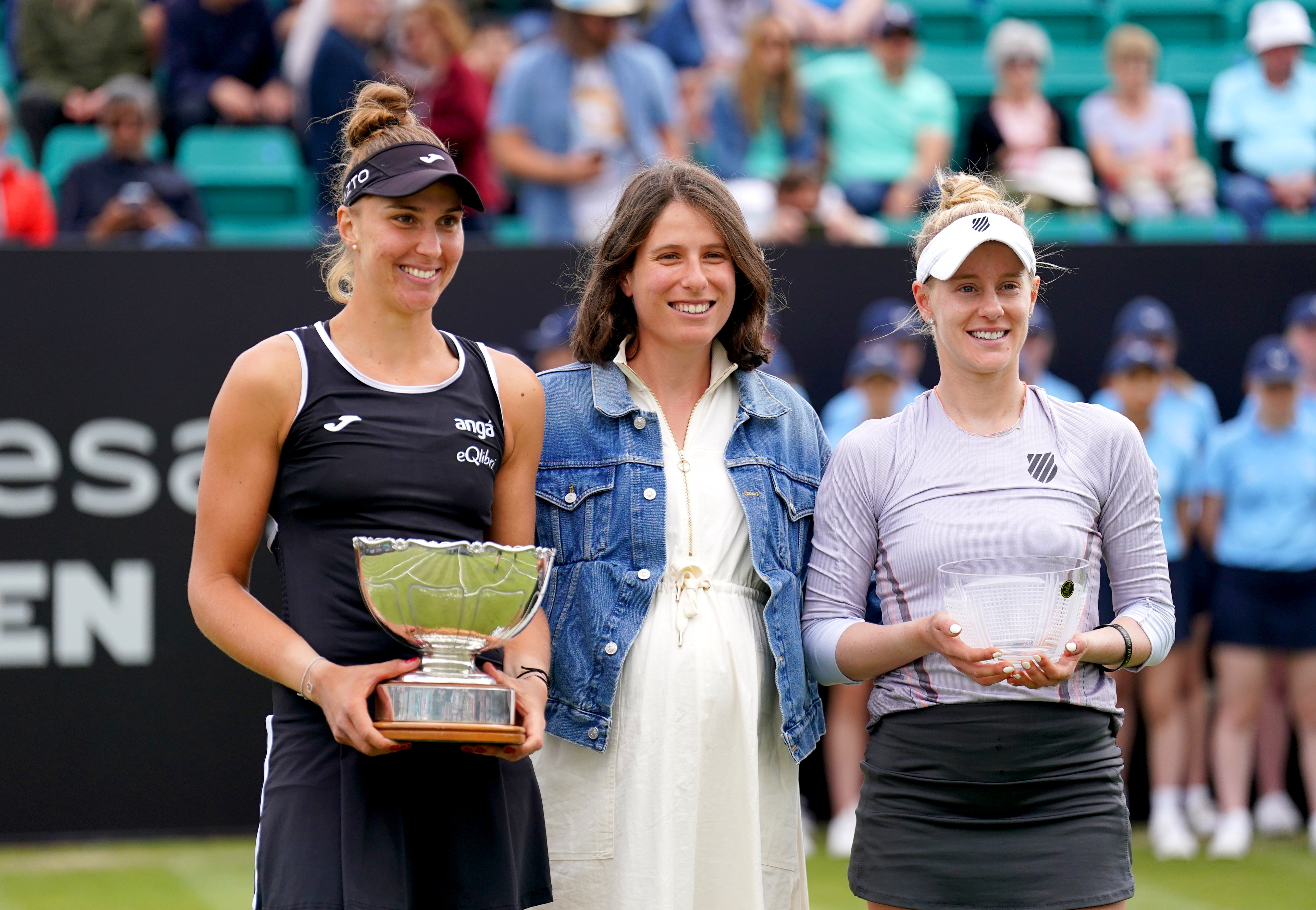 Johanna Konta (centre) poses for a photo with champion Beatriz Haddad Maia (left) and runner-up Alison Riske (Tim Goode/PA)