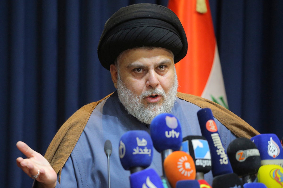 Lawmakers from Iraq’s biggest bloc resign amid impasse