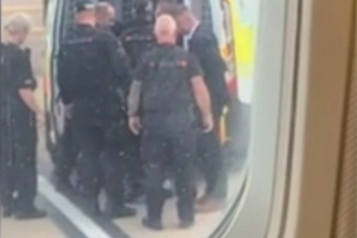 Ryanair: Drunk passenger dragged off flight by police for vaping | The Independent Ryanair: Drunk passenger dragged off flight by police for vaping | The Independent