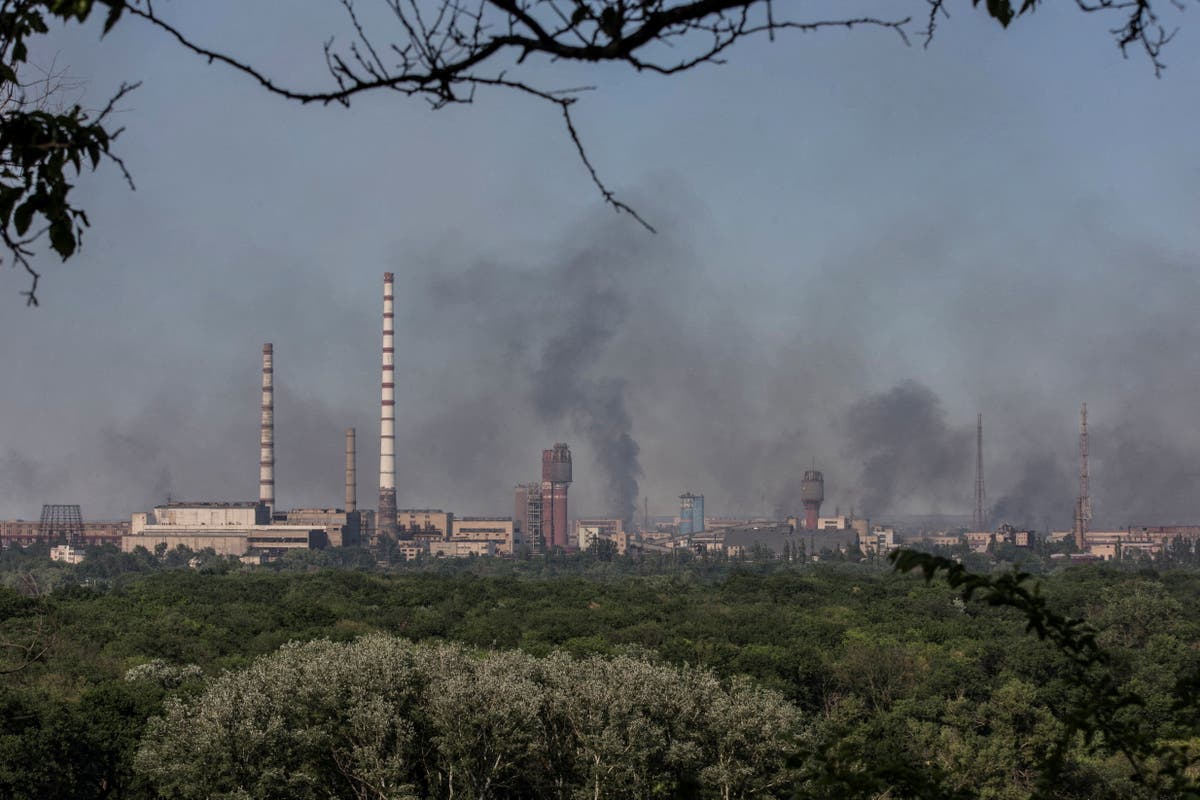 ‘Scorched earth’: Russian forces push back Ukrainians in battle for key city