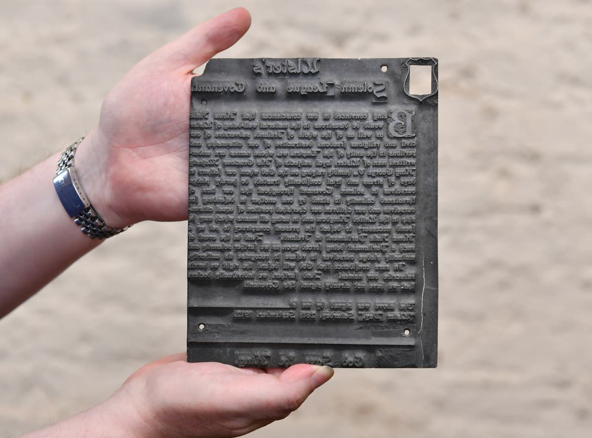 Ulster Covenant printing plate sells for &pound;15,000 at auction in Belfast