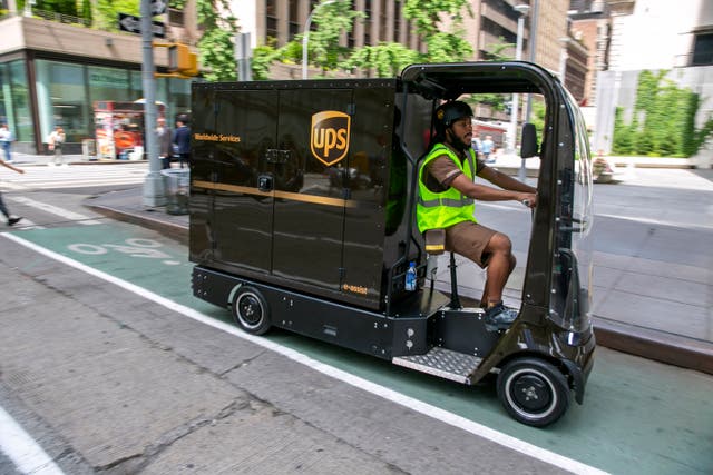 UPS Quadmobile