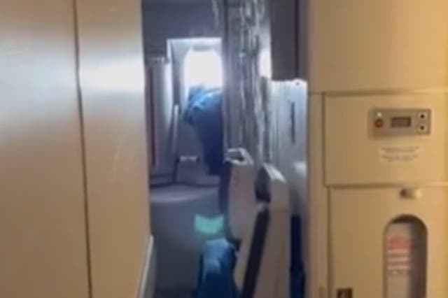 <p>Water pours from ceiling on BA flight</p>