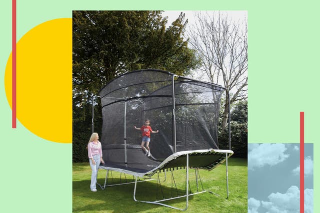 <p>The budget trampoline is 14ft </p>