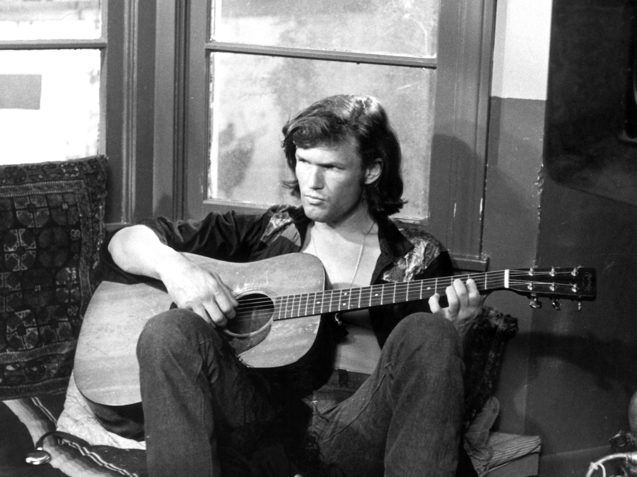 ‘I’d never even been in no school play, but I read the script and I could identify with this cat, this dope dealer’. Kris Kristofferson as a faded musician in 1972 cult movie ‘Cisco Pike’