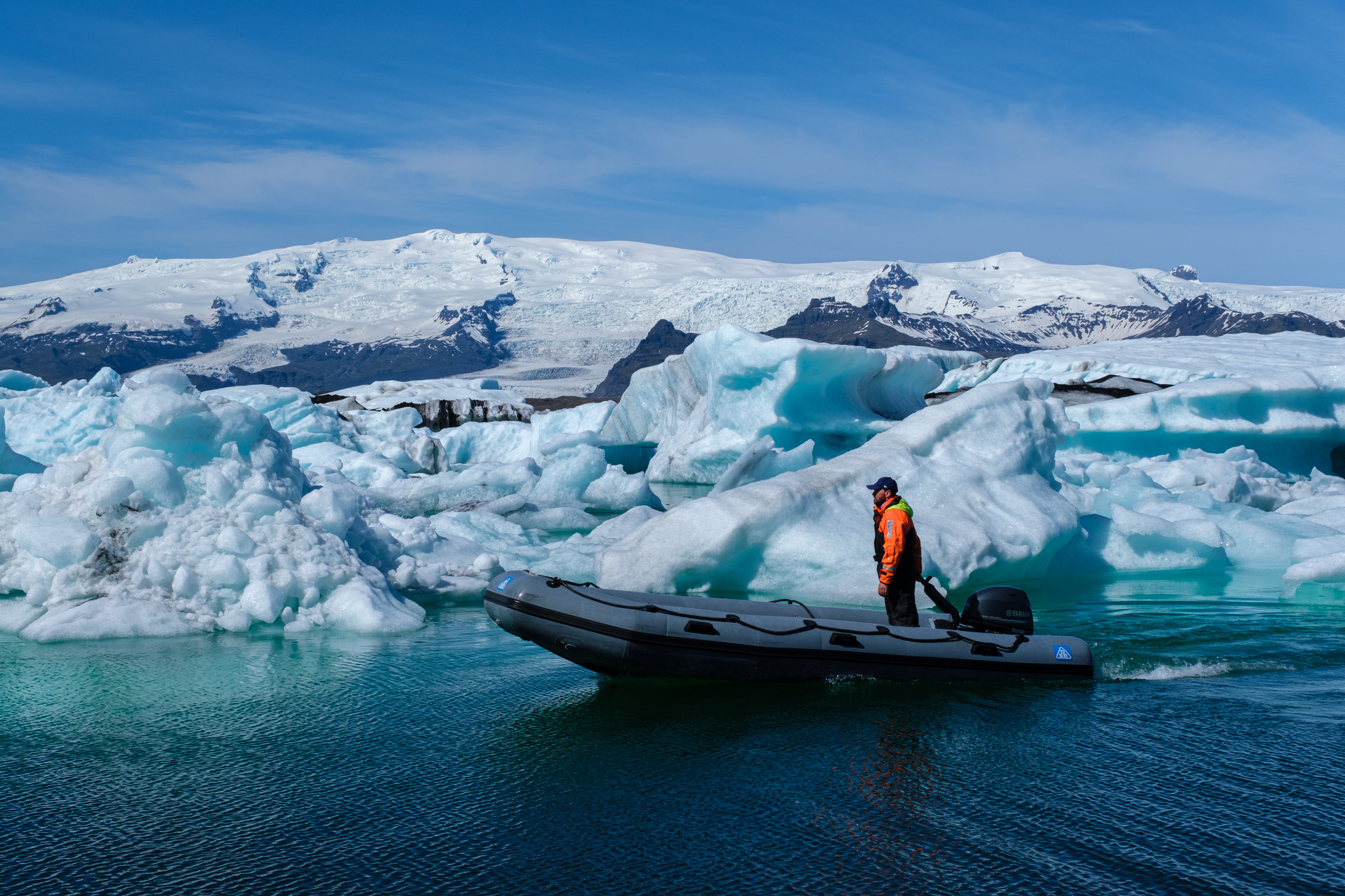 Reducing sea ice and increaseing sea surface temperature has caused the rapid warming rate in the Arctic