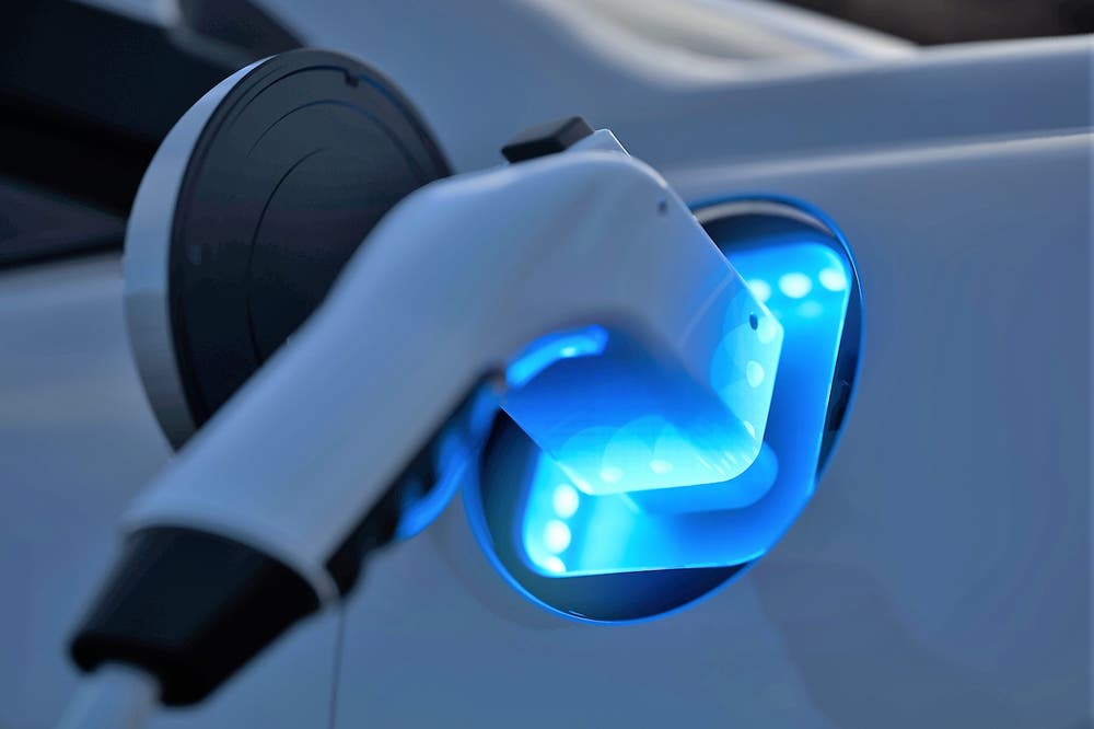 World’s first ‘superfast’ battery offers 400km range from 10 mins ...