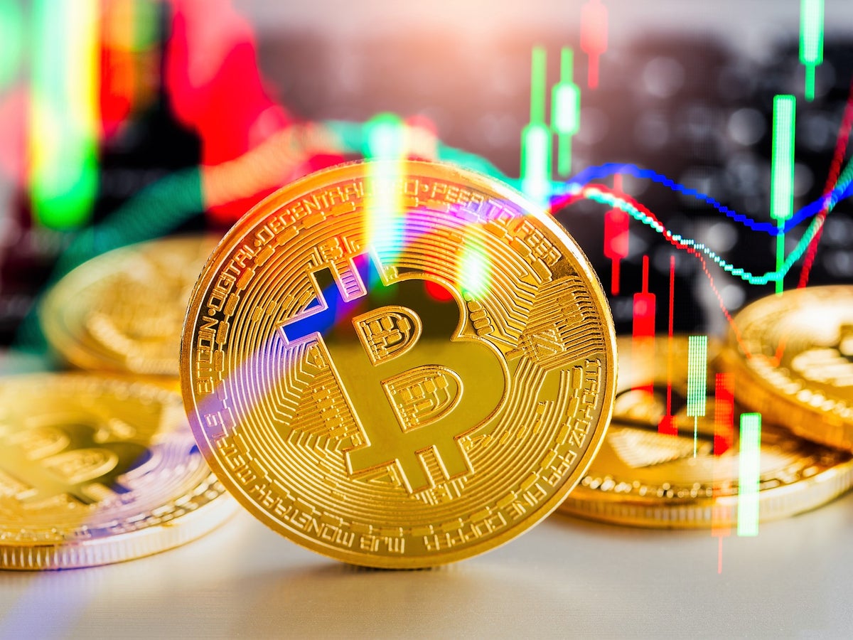 Bitcoin crash latest news: BTC back up above key milestone, but crypto  market below $900B | The Independent