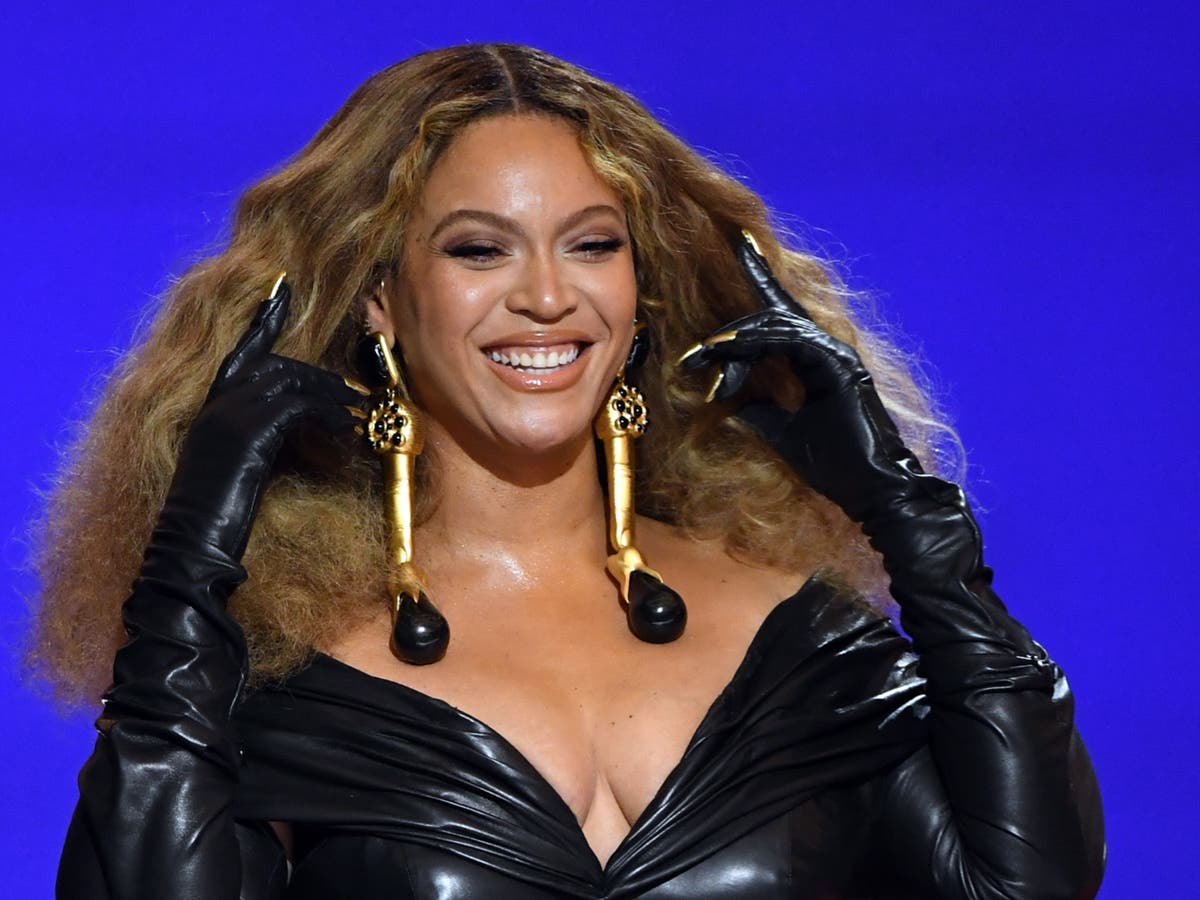 Fans rave about Beyonc&eacute; on cover of British Vogue: &lsquo;A literal queen from the Renaissance era&rsquo; 