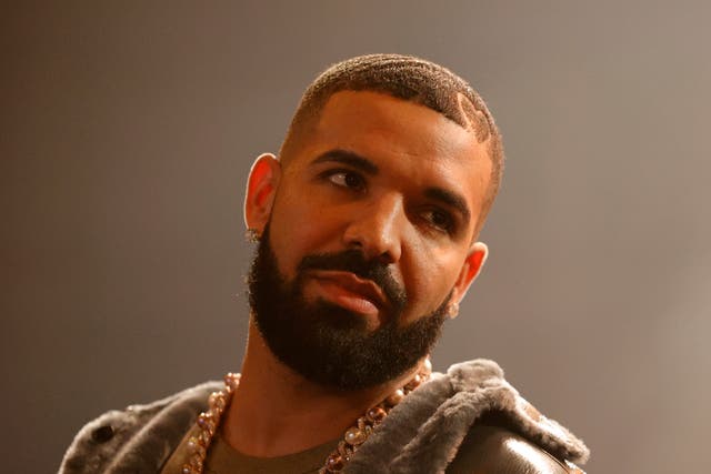 <p>Drake photographed in October 2021</p>