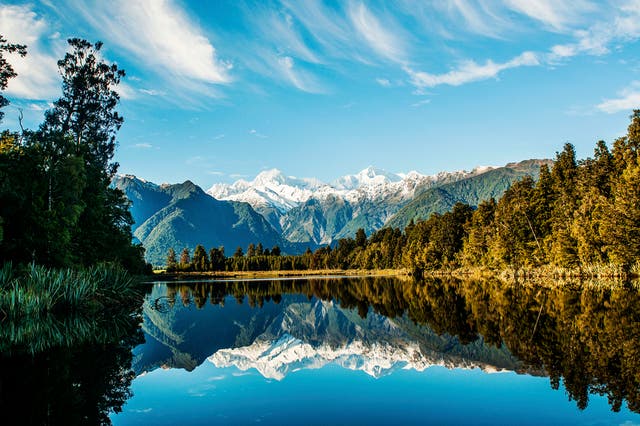 <p>Lake Matheson on South Island, New Zealand</p>