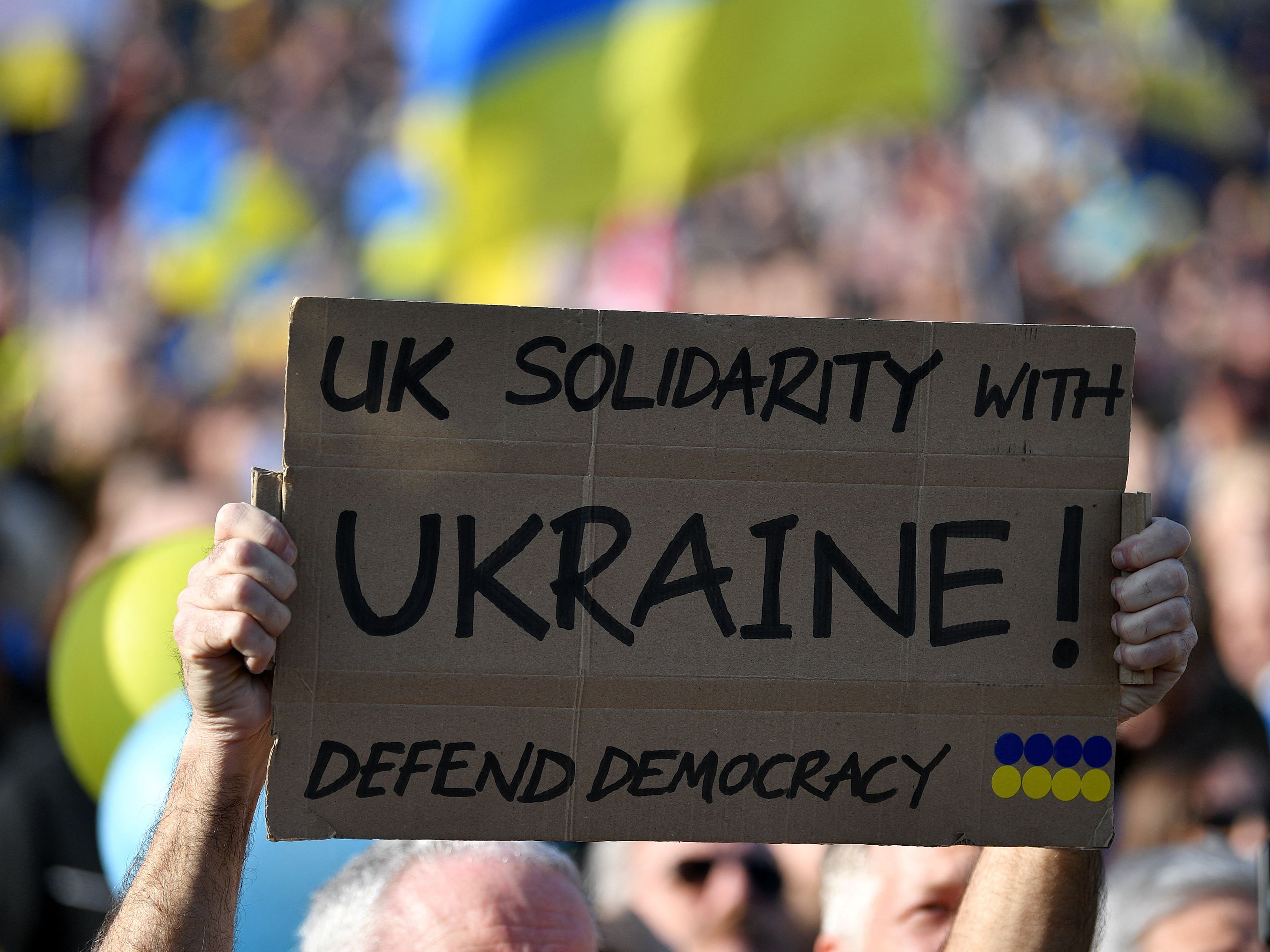Britons are facing delays over Homes for Ukraine monthly payment, charity says