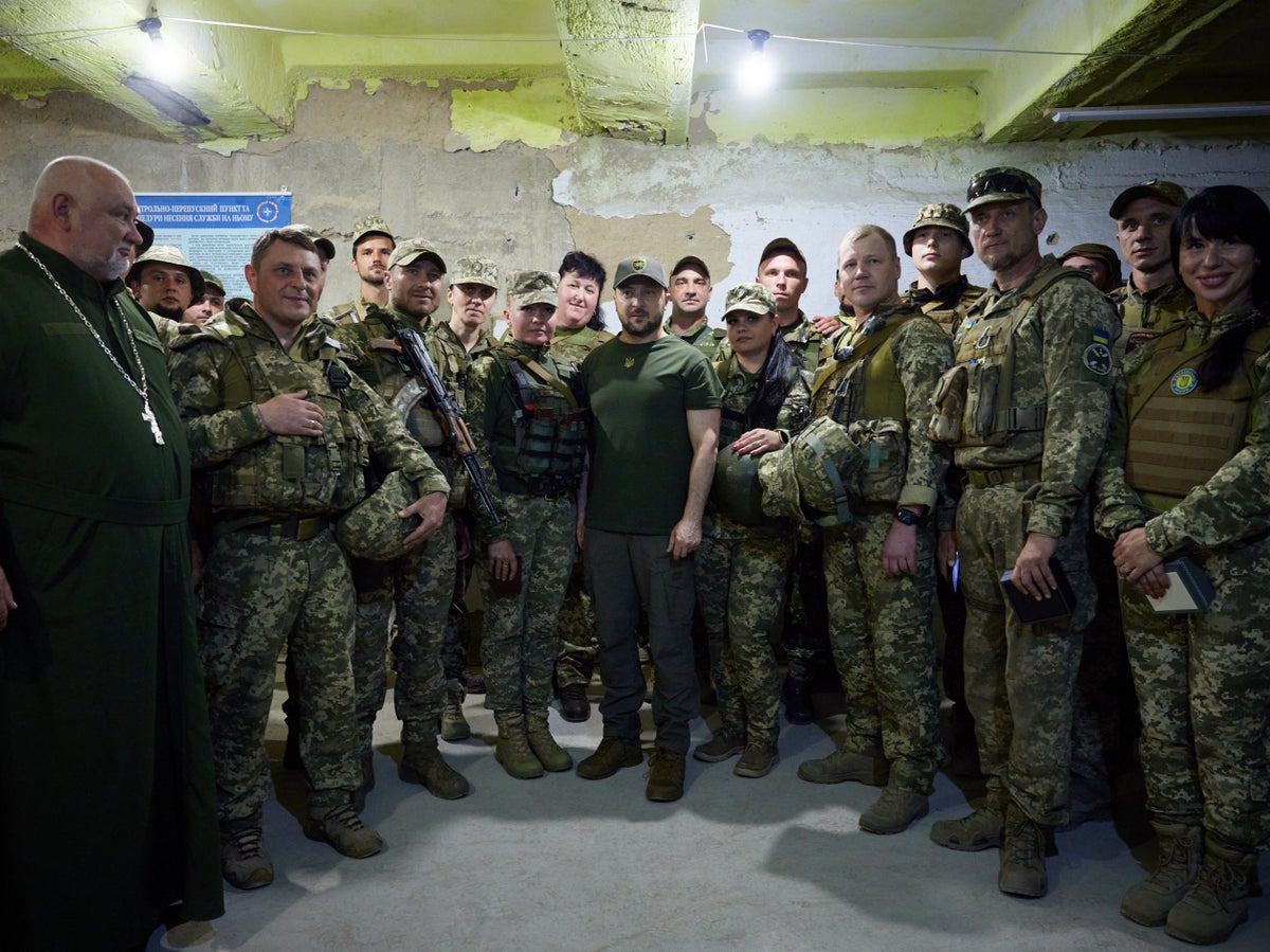 Ukraine news – live: Zelensky says ‘we will definitely win’ as he visits southern front line