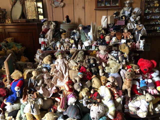 Lynda Fairhurst will put up for auction 1,005 of her 1500+ collection of teddy bears (PA)
