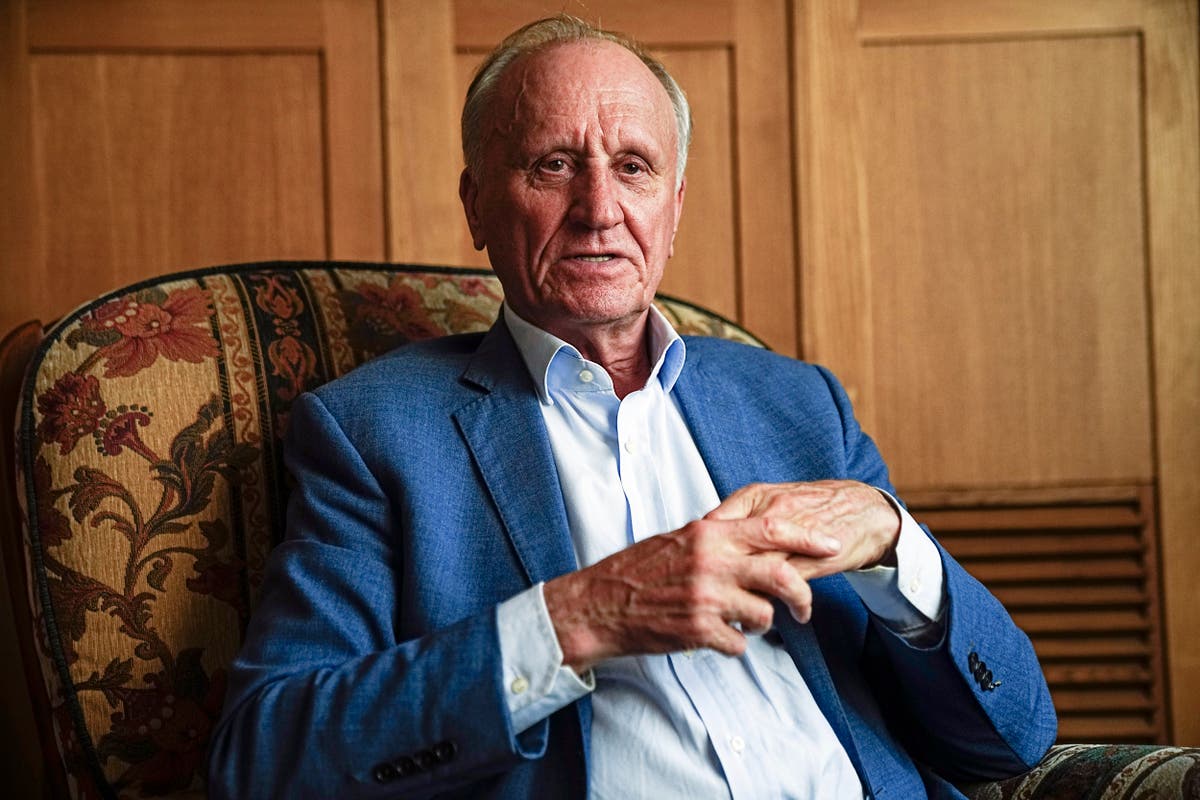 Gennady Burbulis, top Yeltsin aide and official, dies at 76