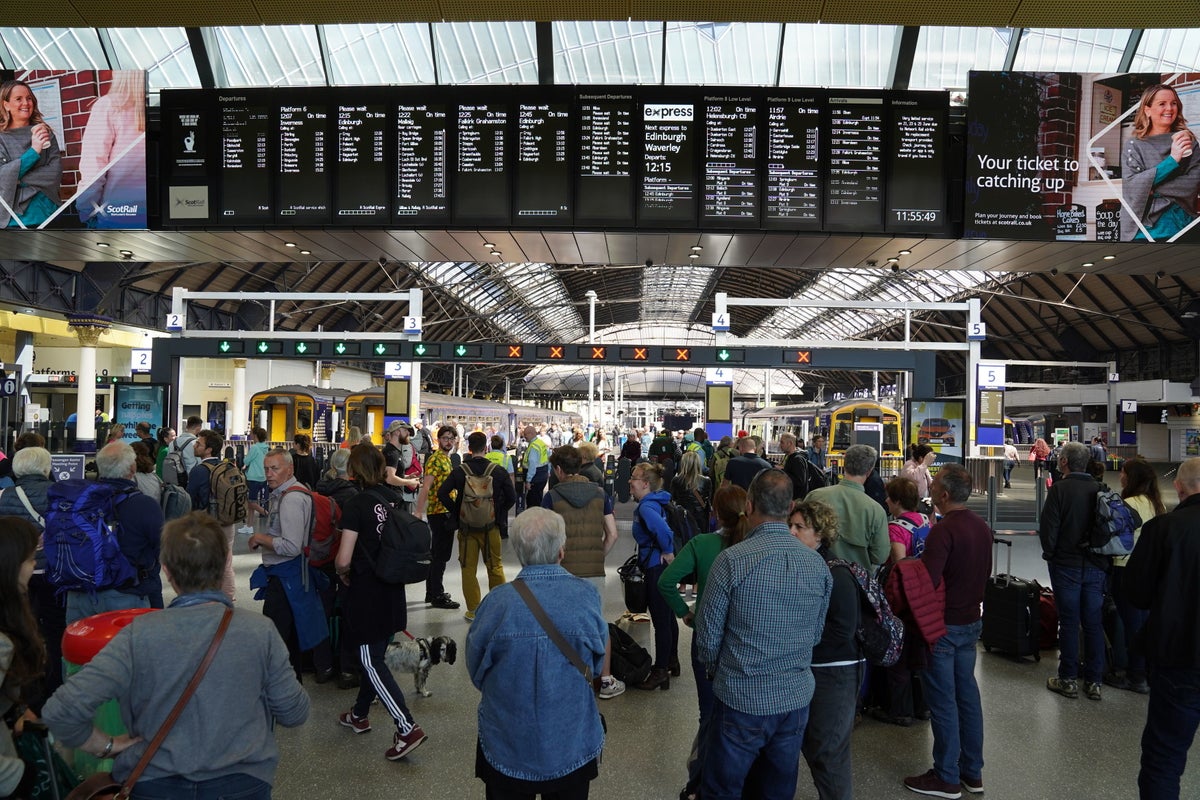 Rail strikes to go ahead after last ditch talks fail to resolve dispute, RMT says