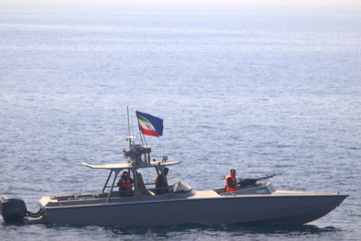 US warship fires warning shot at Iranian speedboat in Strait of Hormuz