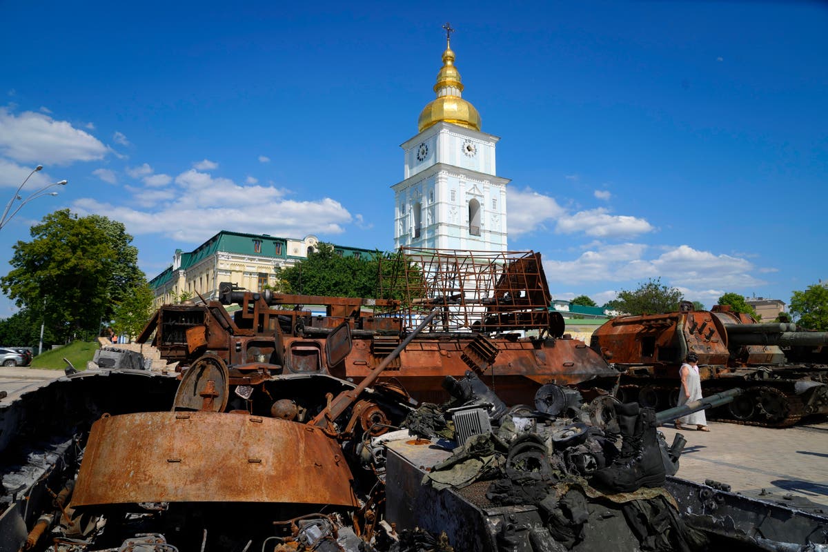 Rosyjskie czołgi zniszczone wojną wystawione na Placu Polskim
