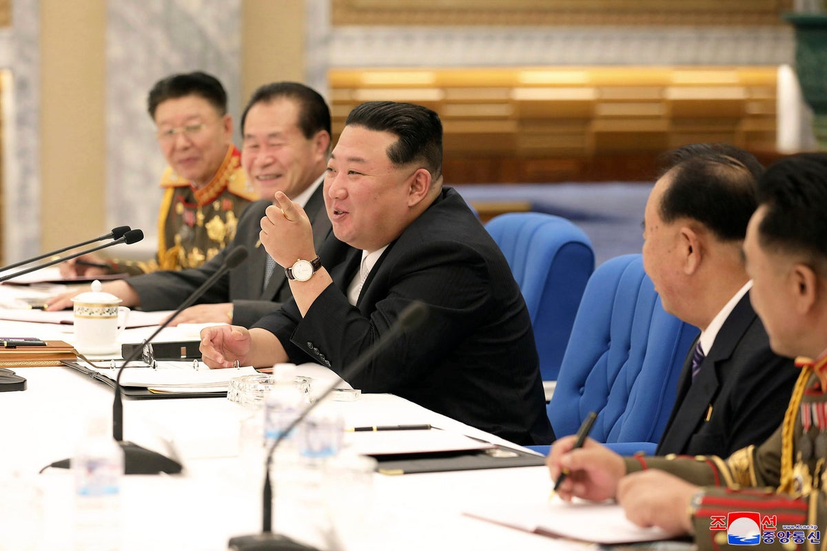 Kuzey Kore lideri gerilimin ortasında askeri toplantı düzenledi