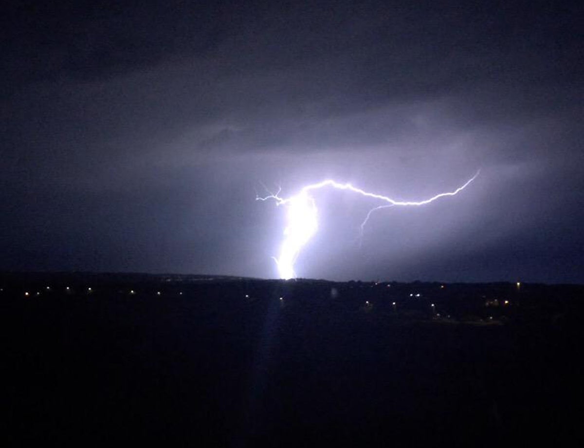 UK weather: Met Office issues thunderstorm alert in England and Wales