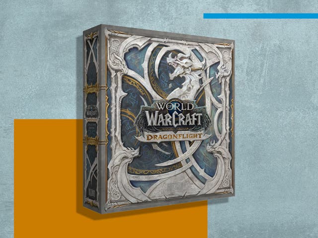 <p>The special edition comes with lots of exclusive WoW goodies</p>