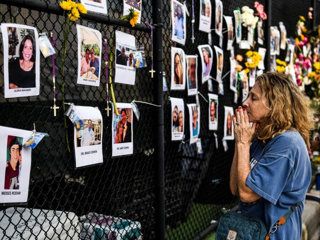 <p>A memorial to the victims of the Surfside, Miami condo collapse</p>