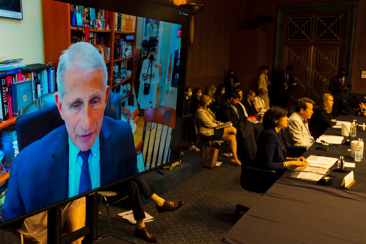 Fauci says he’s ‘example’ for COVID-19 vaccinations