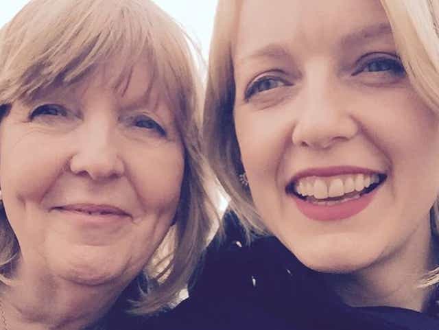 <p>Lauren Laverne and her late mother, Celia</p>