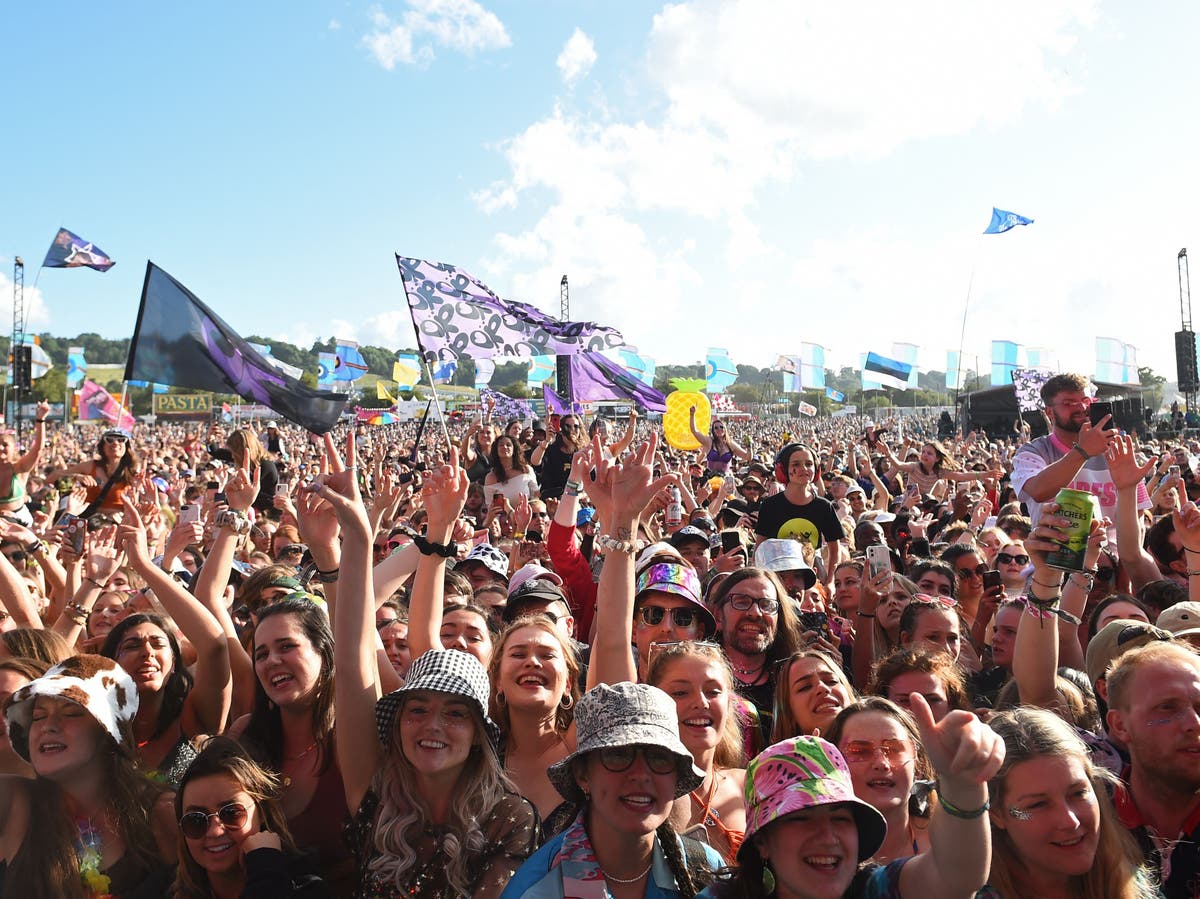 Kendrick Lamar to close out Glastonbury after Sir Paul McCartney&rsquo;s explosive set