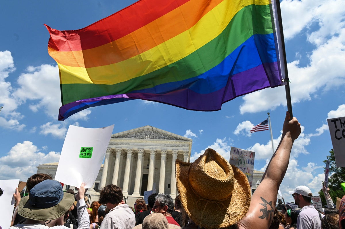 Yüksek Mahkeme'nin kürtaj haklarını geri alması LGBT+ topluluğuna 'kırmızı alarm'