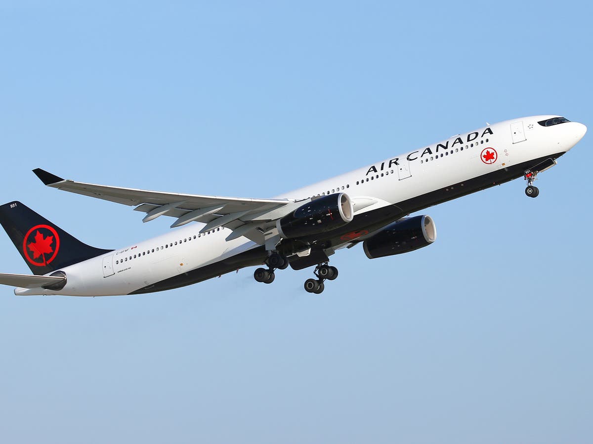 Elderly couple kicked off Air Canada flight ‘for no reason’ demand an explanation