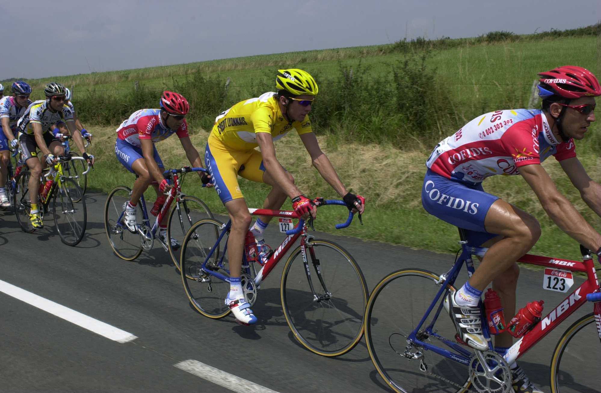 David Millar in the yellow jersey on his debut day in 2000