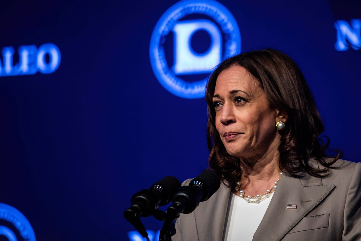 Kamala Harris criticises Texas governor for going ‘straight to politics’ after 53 migrants die in San Antonio