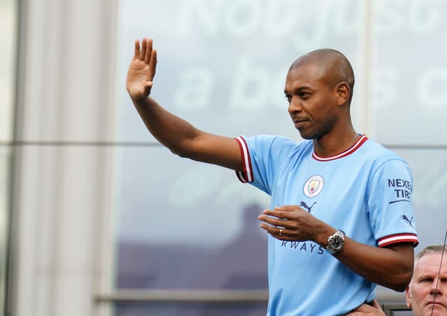 Fernandinho se despidió del Manchester City el mes pasado después de nueve años en el club (Tim Goode/PA)