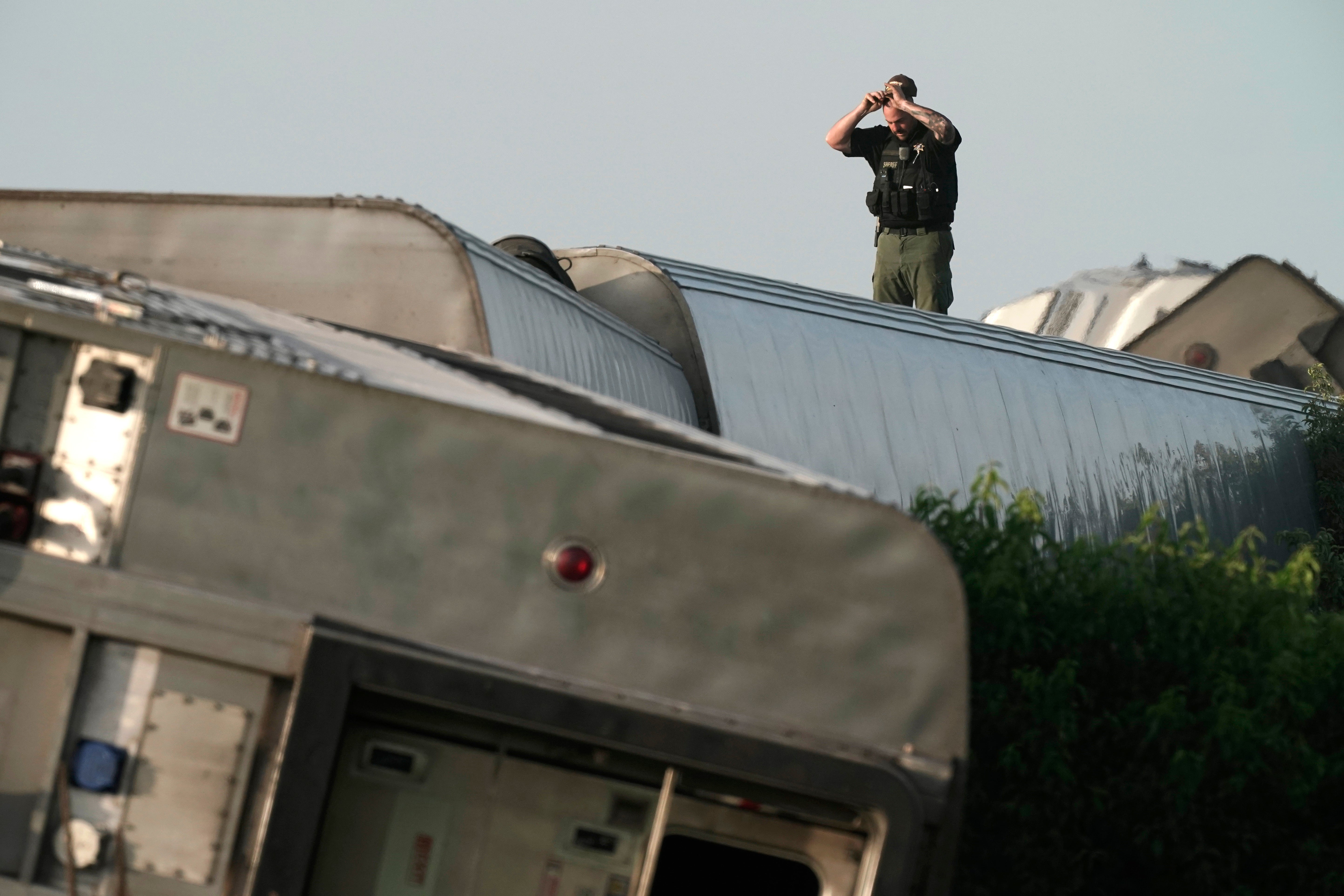 APTOPIX Amtrak Derailment Missouri