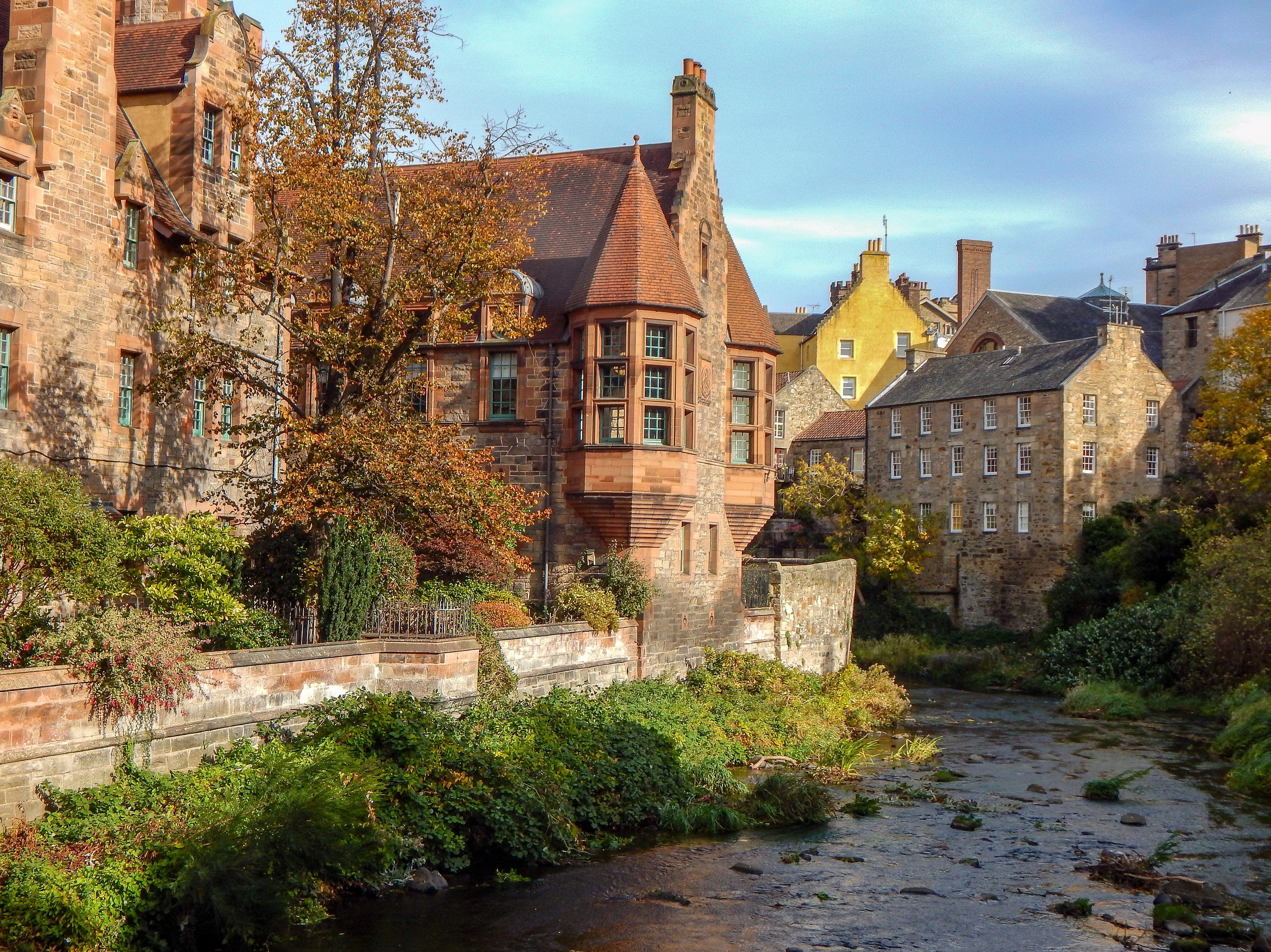<p>Rest your head at one of these hotels after a day of roaming Scotland </p>