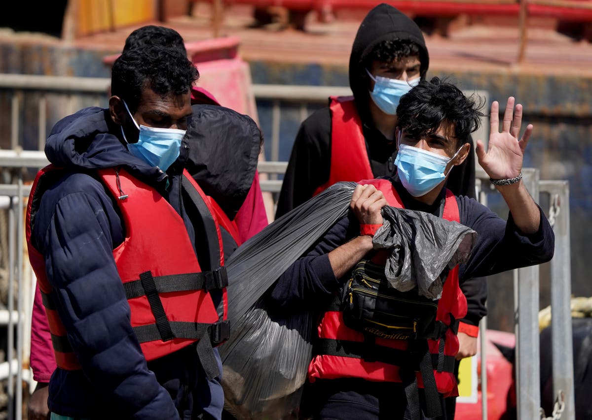 Migrant crossings continue despite choppy seas in the English Channel