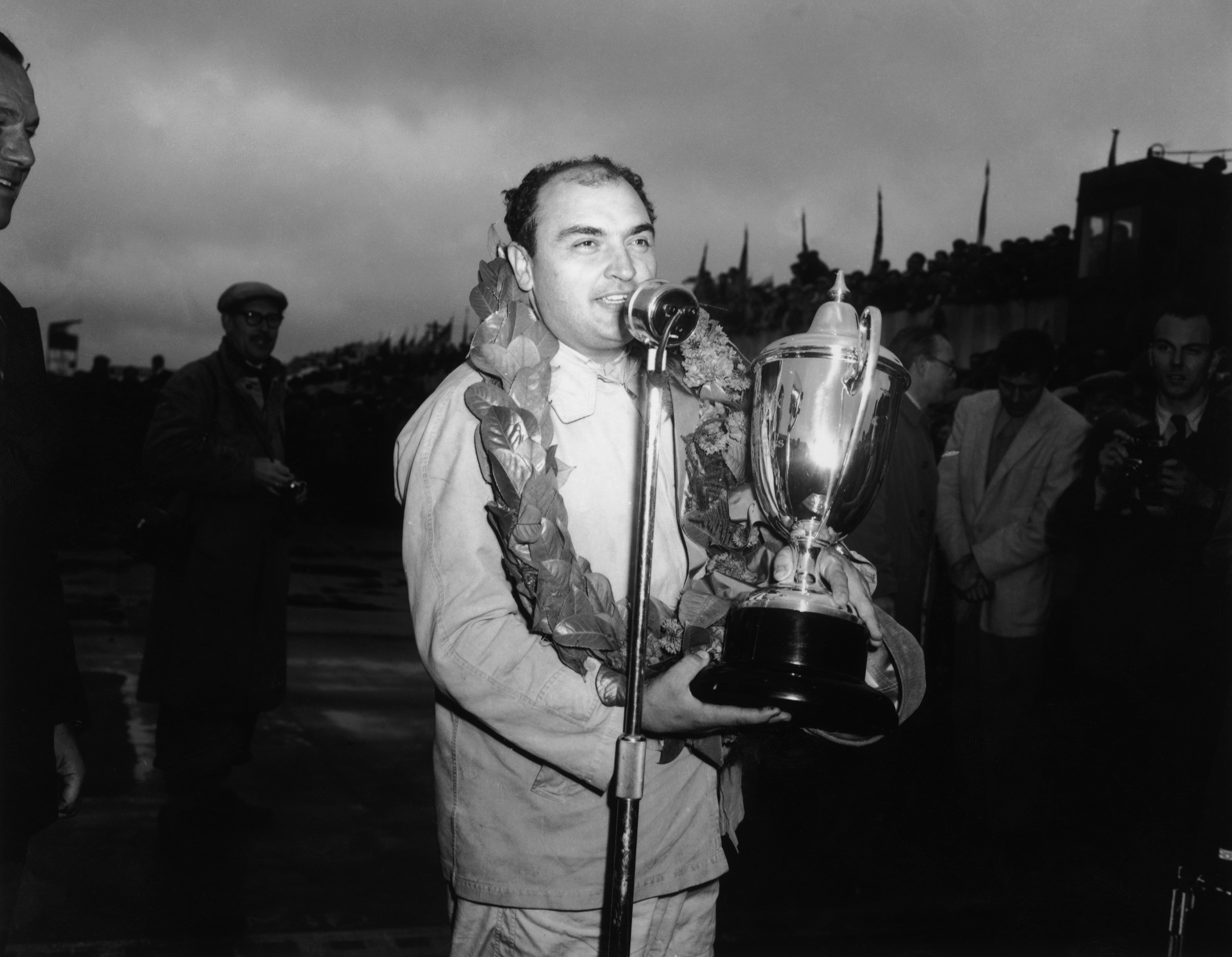 Gonzalez won once again at Silverstone in 1954