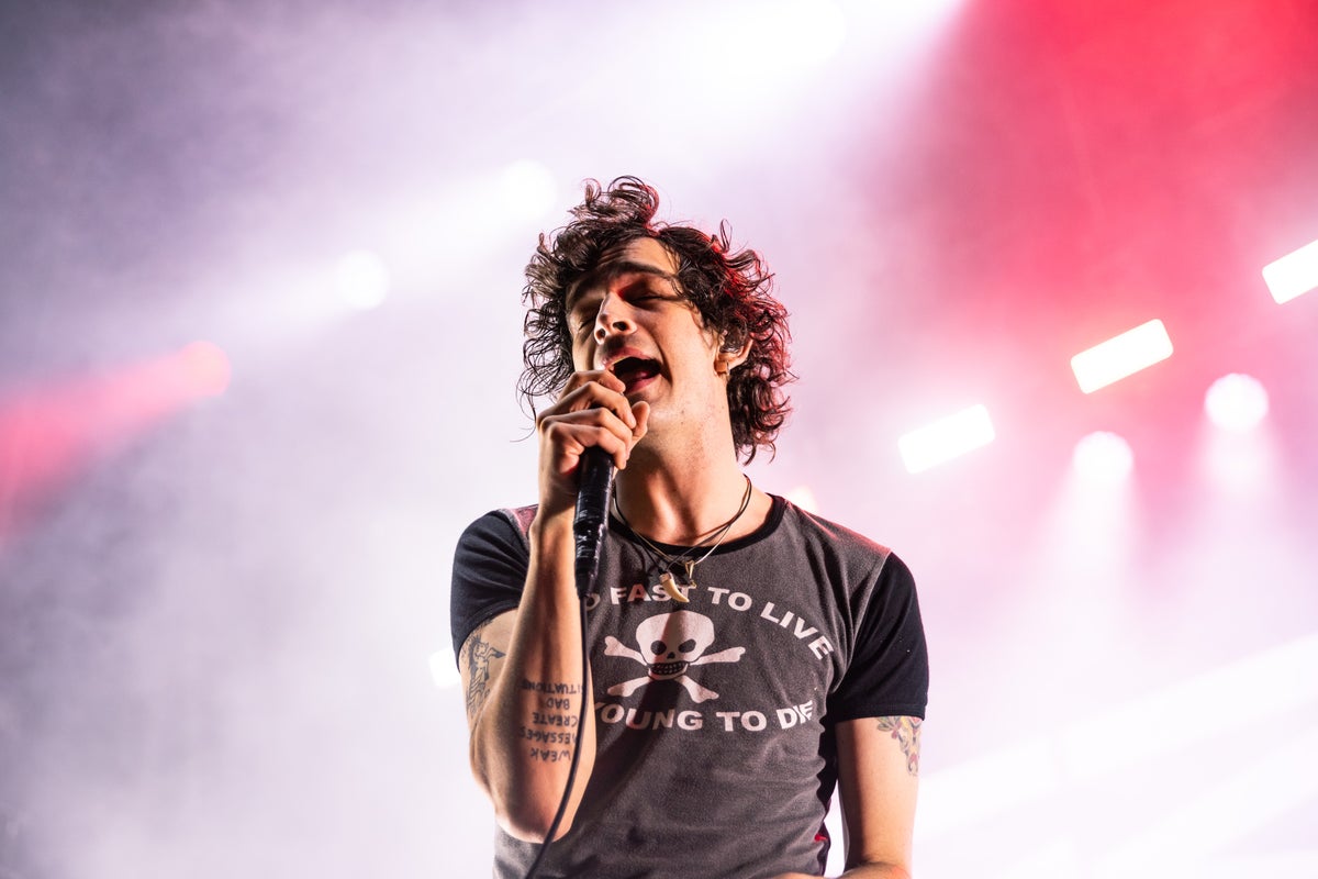 The 1975 fans react to new album Being Funny In A Foreign Language tracklist: “It’s so short”