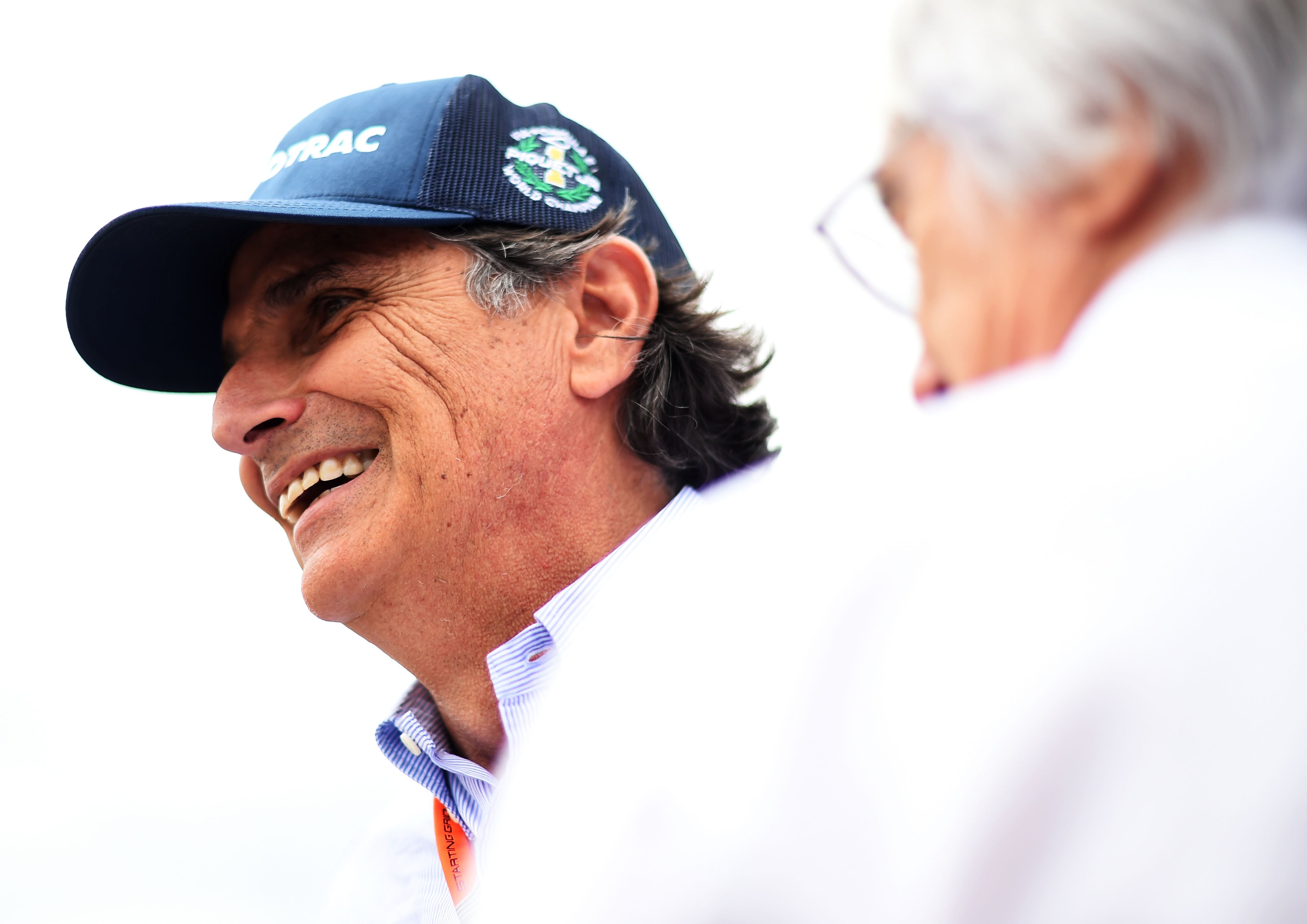 Nelson Piquet has apologised to Lewis Hamilton