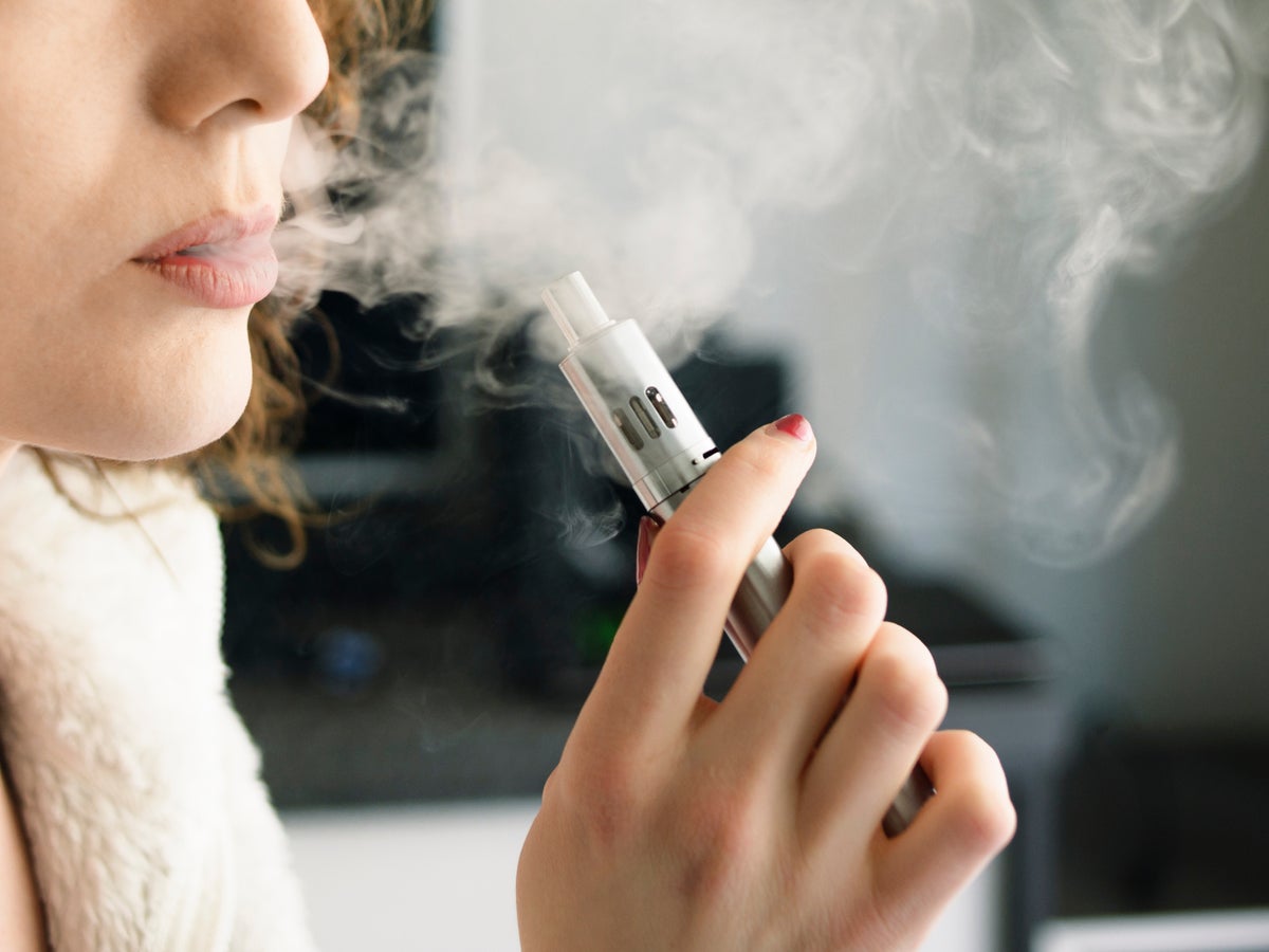 Aromalı buharlar, e-sigara kullanımı arttıkça AB'nin kanserle mücadele planının bir parçası olarak yasaklanabilir