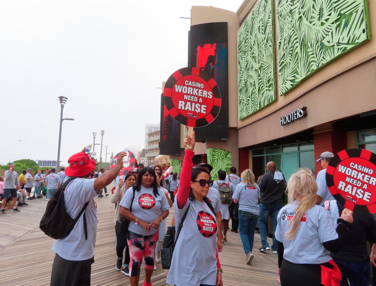 Friday strike deadline looms for 4 Atlantic City casinos