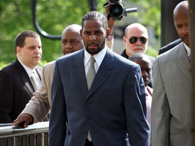 <p>R Kelly se enfrentará a nuevos cargos de pornografía infantil en Chicago</p>